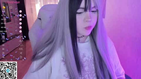 Selena  online show from 04/11/26, 07:45