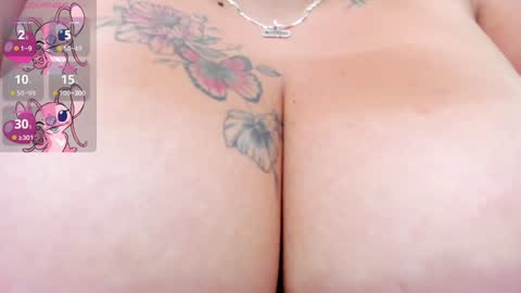 Selena online show from 01/31/25, 04:14