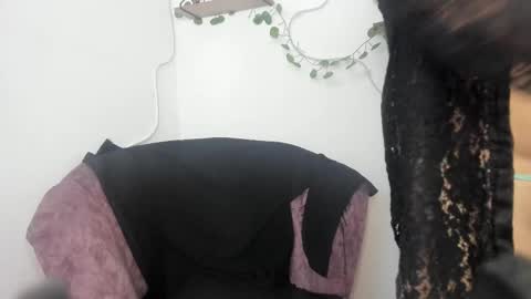 Selena online show from 11/15/25, 07:32