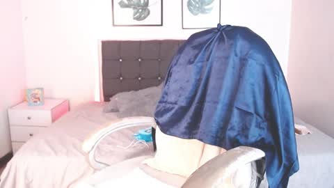 Selena online show from 04/01/26, 06:38