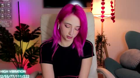 Snapshot of selena_lily chatting on 02/24/25, 03:23 Selena Lily online show from 02/24/25, 03:23
