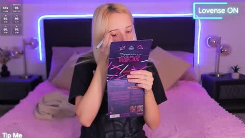 Snapshot of selena_lily chatting on 09/19/25, 05:53 Selena Lily online show from 09/19/25, 05:53