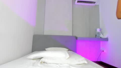 Selena online show from 09/12/25, 10:59