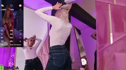 Selena online show from 10/27/25, 08:07