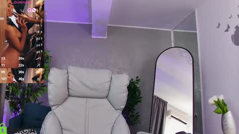 Selena online show from 04/22/26, 11:12