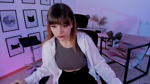 Selena ntmy online show from 12/22/24, 10:28