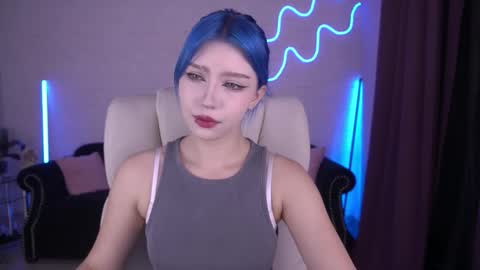 selenairis online show from 11/19/25, 09:37