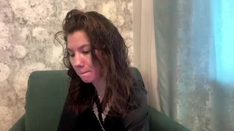 Snapshot of selenakiss_ chatting on 05/13/26, 05:05 Selena online show from 05/13/26, 05:05