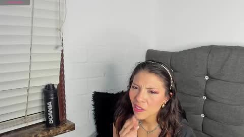 Selena online show from 11/26/25, 10:11