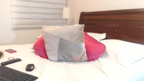 Snapshot of selenamilf chatting on 12/03/24, 03:09 Selena online show from 12/03/24, 03:09