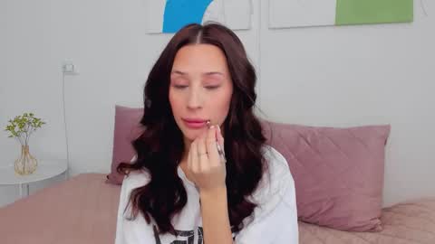 Selena online show from 02/26/26, 07:51