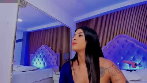 selenastonne online show from 09/16/25, 08:43