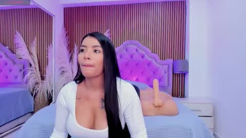 selenastonne online show from 12/13/25, 08:04