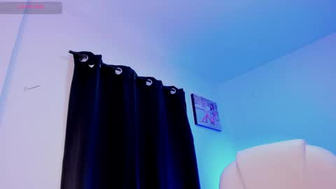 selenastonne online show from 04/23/26, 06:43