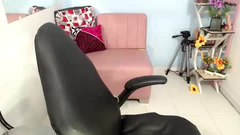 selene online show from 11/04/25, 03:33