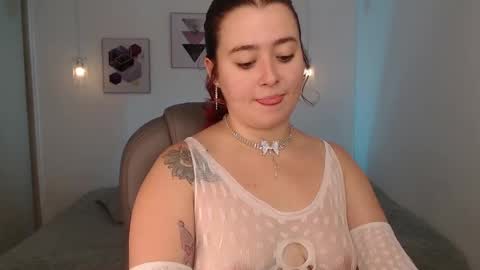 selene_rouse_ online show from 06/07/26, 08:56
