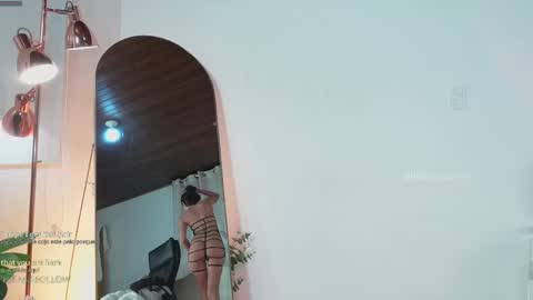 Snapshot of selene_starkk chatting on 11/15/25, 01:58 Sel Your Little butterfly online show from 11/15/25, 01:58