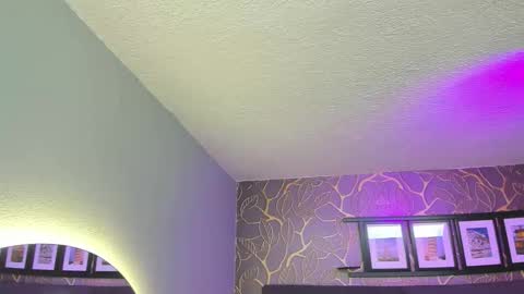 Selene online show from 09/21/25, 08:21