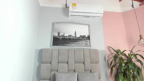 Selene online show from 10/19/25, 07:47