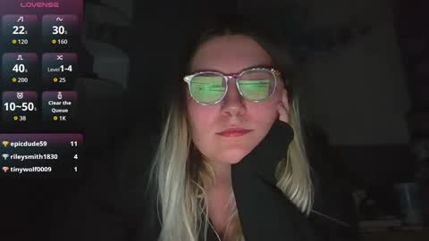 Selene online show from 10/09/25, 05:05