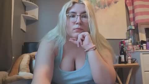 Selene online show from 04/02/26, 12:25