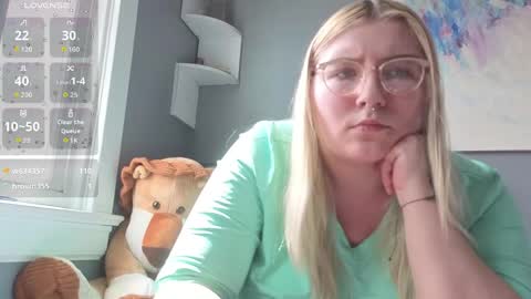 Selene online show from 04/16/26, 04:08