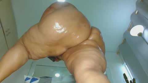 Snapshot of selenna1 chatting on 01/11/25, 05:18 Selenna1 online show from 01/11/25, 05:18