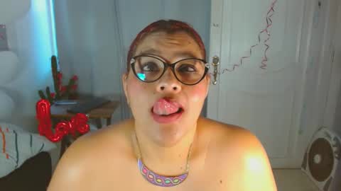 Snapshot of selenna1 chatting on 02/15/25, 08:22 Selenna1 online show from 02/15/25, 08:22