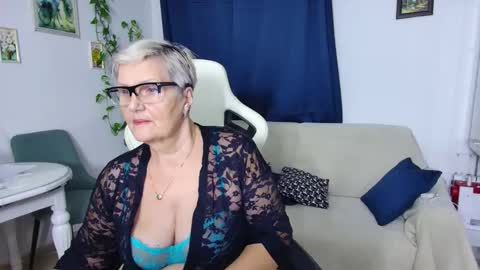 Selenna online show from 12/15/25, 07:29