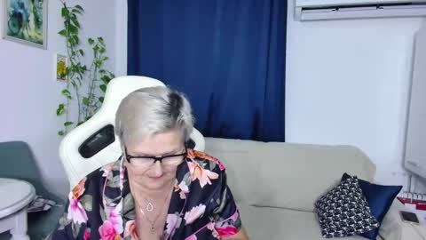 Selenna online show from 01/12/26, 06:57