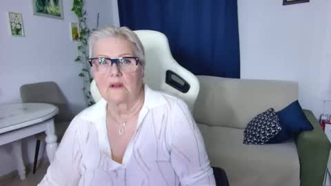 Selenna online show from 04/09/26, 05:29