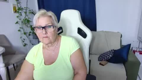 Selenna online show from 04/12/26, 05:51