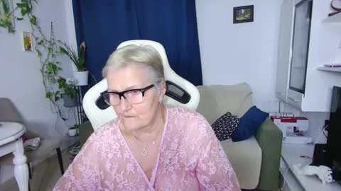 Selenna online show from 04/16/26, 05:14