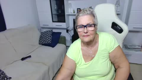 Selenna online show from 04/19/26, 05:01