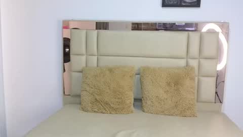 Snapshot of selennahot_ chatting on 10/30/25, 11:33 Selenna online show from 10/30/25, 11:33