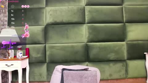 Selen online show from 10/20/25, 07:03