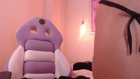 Snapshot of seleny_fitness chatting on 02/06/25, 04:25 Mayte online show from 02/06/25, 04:25