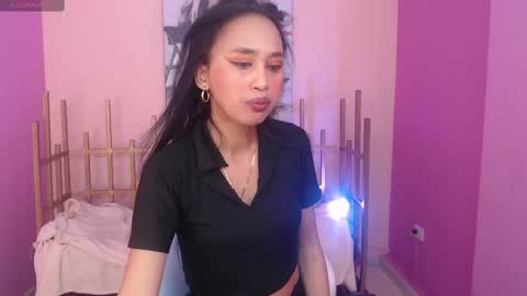 Snapshot of seleny_fitness chatting on 03/11/25, 01:23 Mayte online show from 03/11/25, 01:23