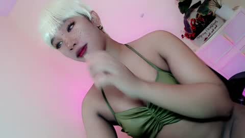 Snapshot of selfsuckercum69 chatting on 06/21/26, 09:23 Jessy online show from 06/21/26, 09:23