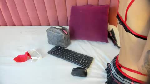 Seline  online show from 11/24/25, 07:57