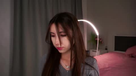 Snapshot of selinadiercks chatting on 11/23/25, 03:23 Elizabeth online show from 11/23/25, 03:23