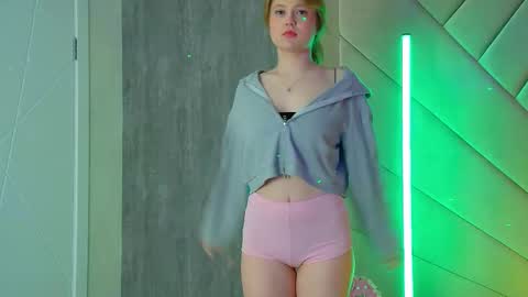 SelinSwarovski online show from 03/08/25, 01:39