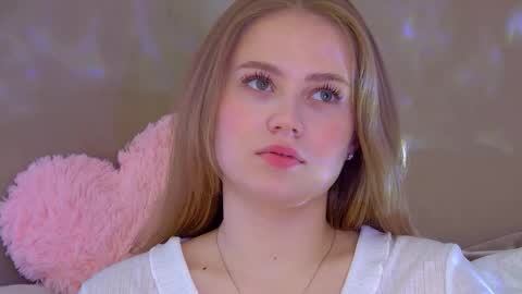 SelinSwarovski online show from 09/30/25, 06:02