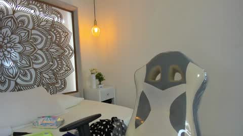 Snapshot of selket_ chatting on 01/07/25, 02:08 Selket online show from 01/07/25, 02:08