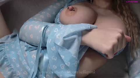 Snapshot of sellapink chatting on 02/05/25, 04:58 My name is Sella and im Bisexual online show from 02/05/25, 04:58