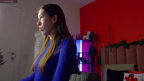 Nicole online show from 12/22/25, 01:46