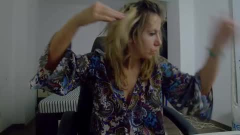 sellena_angel online show from 11/16/25, 11:49