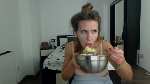 sellena_angels online show from 02/02/25, 11:42