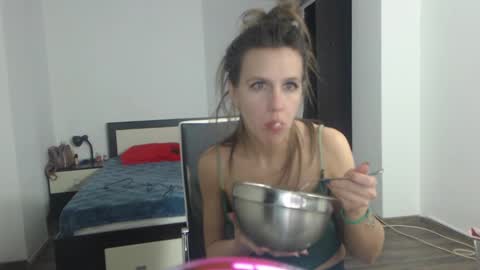 sellena_angels online show from 02/17/25, 04:37