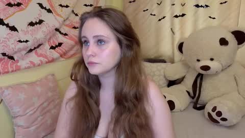 Snapshot of sellyahouston chatting on 11/13/25, 08:24 Sellya online show from 11/13/25, 08:24